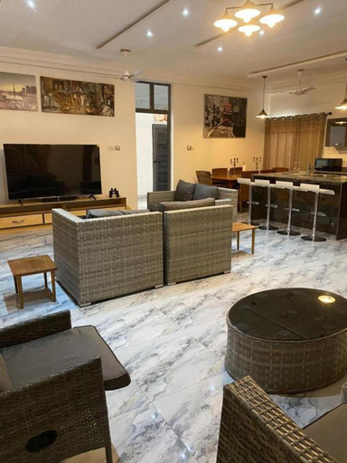 2, Sleep6-Casa Blanca-PrivateGarden-OffStreet-Kasoa, Awutu Efutu Senya