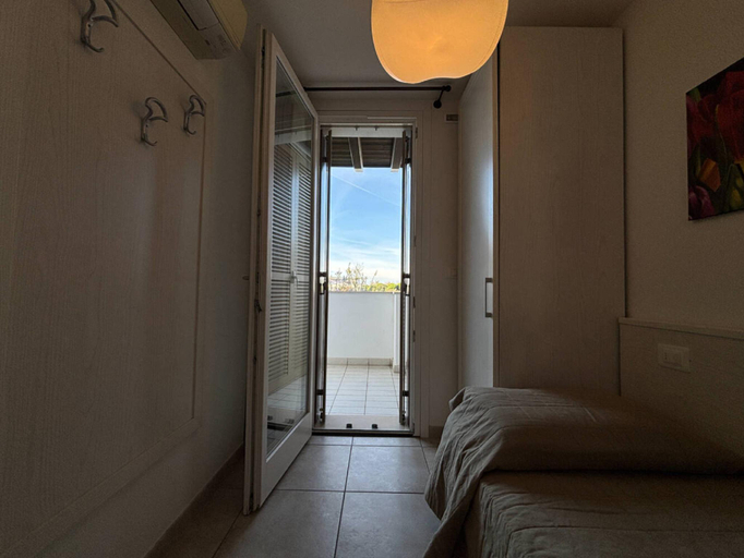 Bedroom 2, Recently built Apartment with big swimming pool and balcony no4200, Venezia