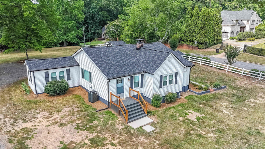 Exterior & Views 1, Kennesaw Cottage, Cobb