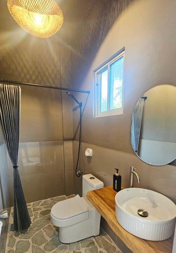 Bathroom 5, Mangoverde Guesthouse, Moalboal