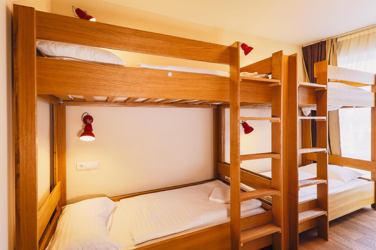 Bedroom 2, Mountain Lake Resort, Zell am See
