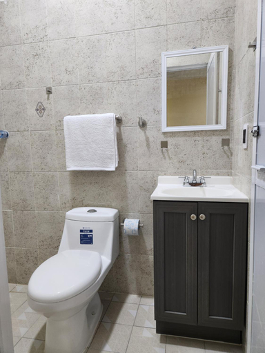 Bathroom 2, Habitaciones Huitzilin, Dist. Pochutla
