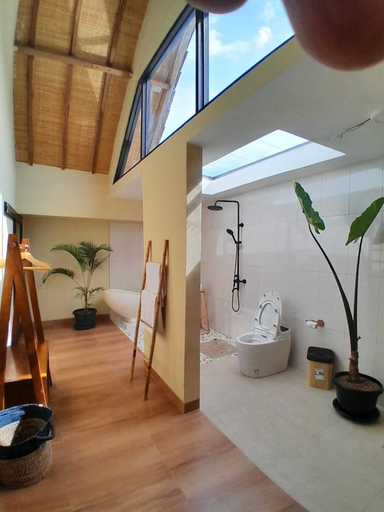 Bathroom 5, Kembang Menoreh Villa, Kulon Progo
