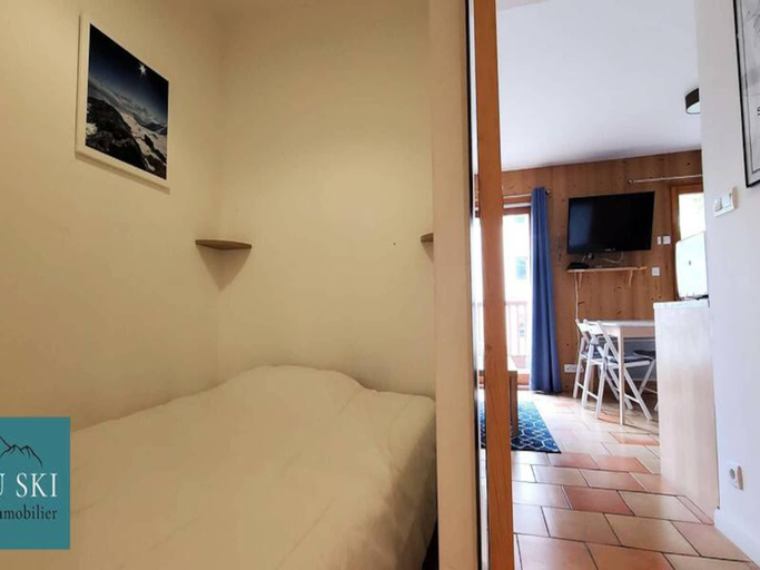 Bedroom 2, Chalets Pierre Aigue, Savoie