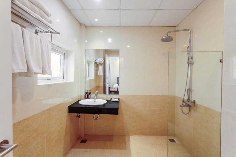 Bathroom 5, Seavitel Beach Hotel Da Nang, Da Nang
