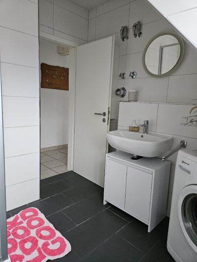 Bathroom 4, Ferienwohnung 2 ANNA IFF, Würzburg