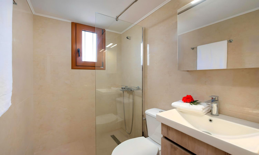 Bathroom 2, Plaisir Beachside Apts, Crete