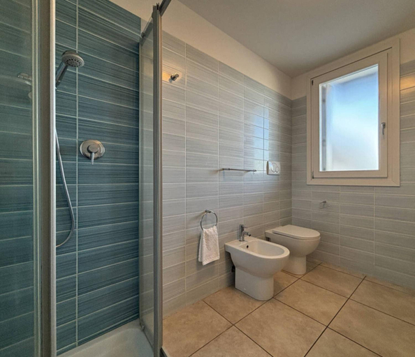 Bathroom 3, Nice Apartment with huge swimming pool and solarium no341- By Beahost Rentals, Venezia