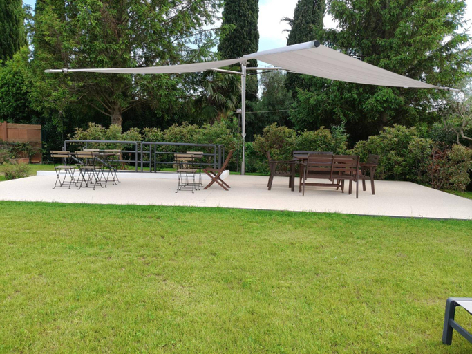 Others 5, Al Glicine Apartments, Verona