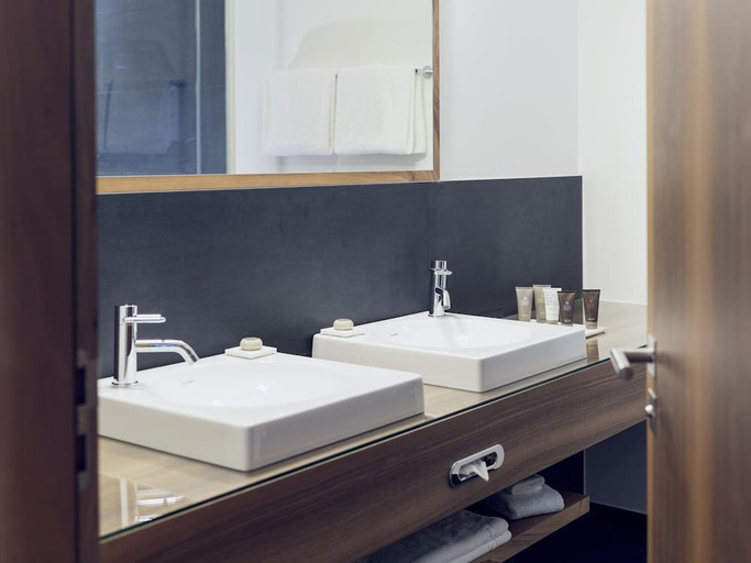 Bathroom 3, OVERLOOK Lodge by CERVO Zermatt, Visp