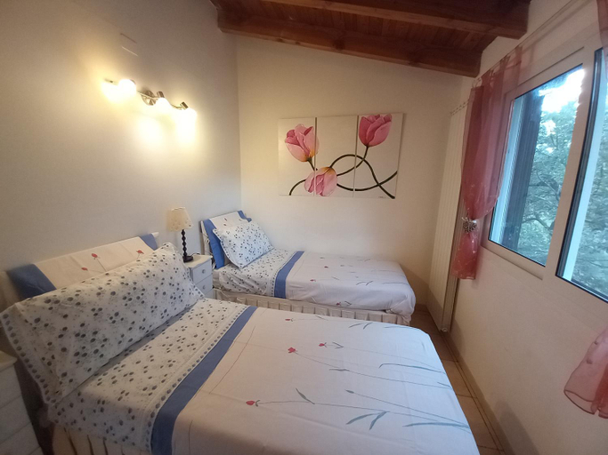 Bedroom 3, Il Rifugio Di Artemide AGRITURISMO, Imperia