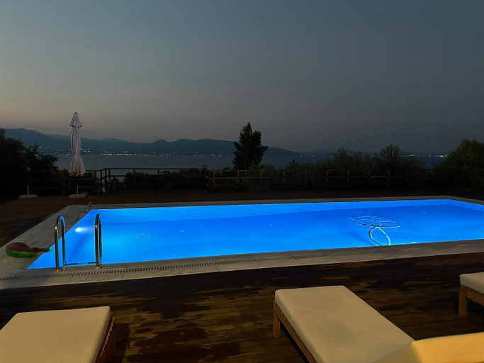Sport & Beauty 2, Villa Kalamos / Sea View and Pool nearby Athens, Attica