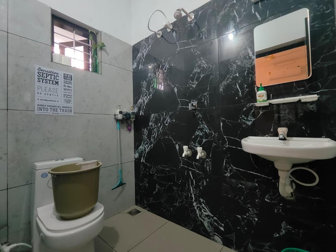 Bathroom 2, Shamak Homestay Varkala, Thiruvananthapuram