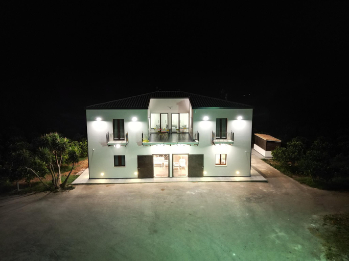 Exterior & Views 1, Tenuta Macconi Country Rooms, Ragusa