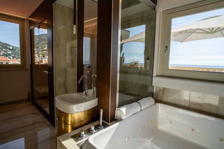 Bathroom 5, Grand Hotel Alassio Beach Resort & Spa, Savona