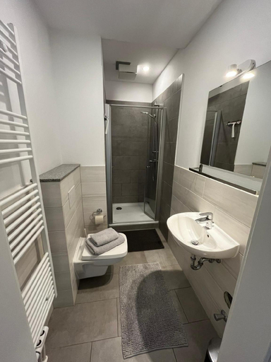 Bathroom 1, Ferienwohnung in Kaunitz bei Wessels, Gütersloh