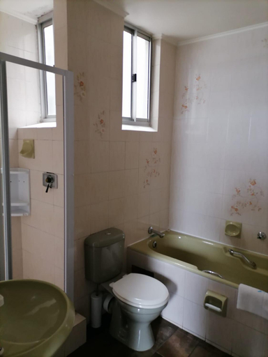 Bathroom 3, Inyoni Rocks Cabanas No 40, eThekwini