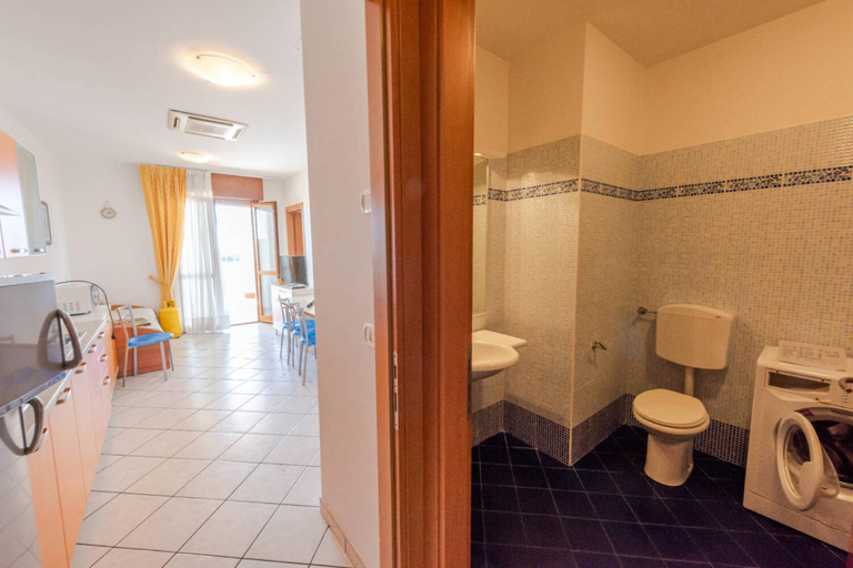 Bathroom 3, Two-Bedroom Apartment in a Seafront building with swimming pool, Venezia