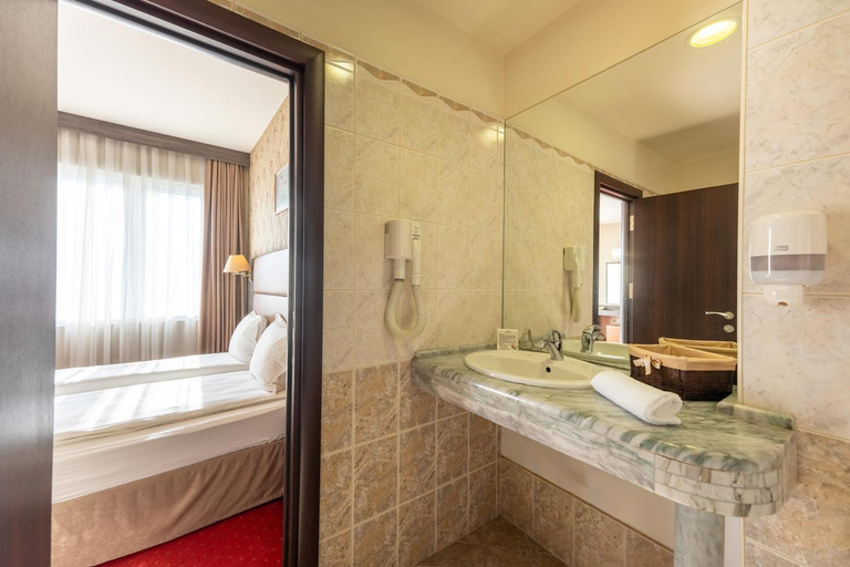 Bathroom 5, Spa Hotel Dvoretsa, Velingrad
