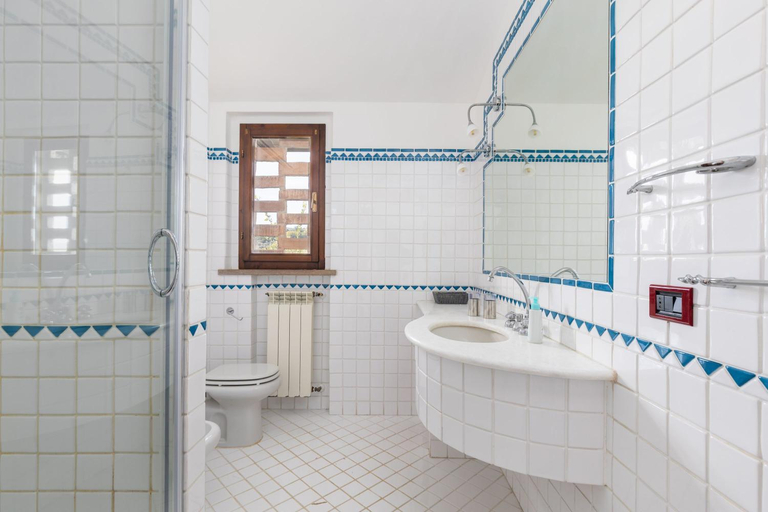 Bathroom 4, Villa Renina by PosarelliVillas, Florence