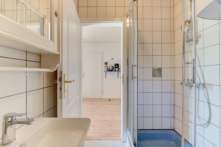 Bathroom 3, Reetdachhaus Sunsbarg, Nordfriesland