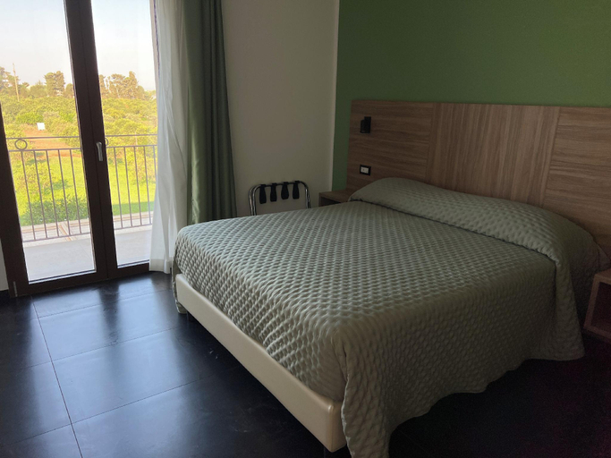 Bedroom 2, Tenuta Macconi Country Rooms, Ragusa