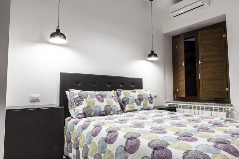 Bedroom 3, Pomodoro Bed, Cosenza