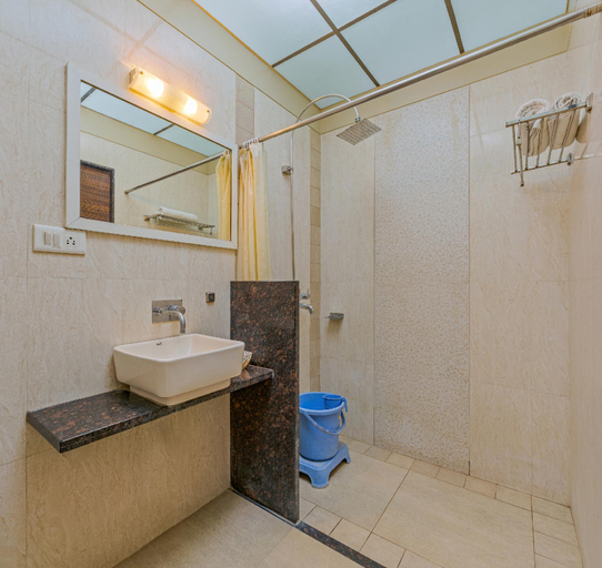 Bathroom, Hotel Krishna International Sangli, Sangli