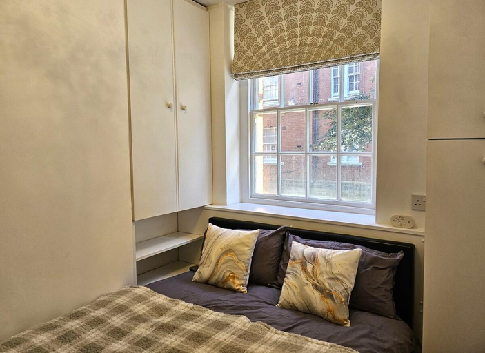Bedroom, Apartment in Central London, London
