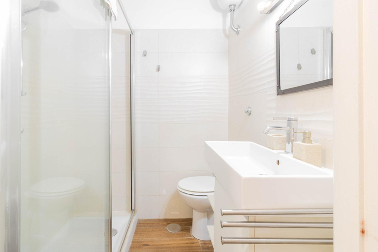 Bathroom 2, Tevere apartments, Roma