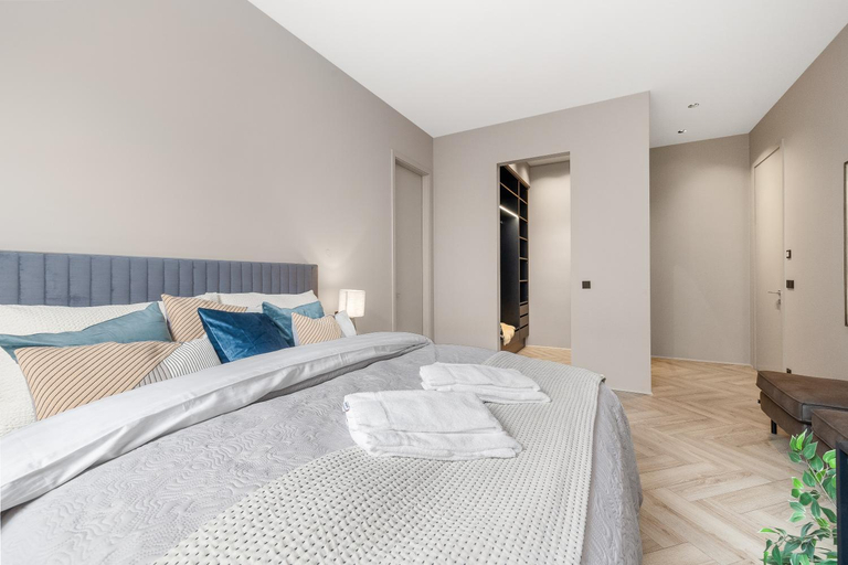 Bedroom 2, Unbeatable Central Location - Reykjaviks Most Exclusive Luxury Apartments, Reykjavík