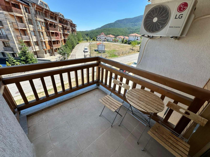 Others 5, Luxury apartments in St. John Park, Bansko