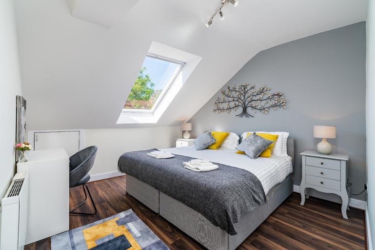 Bedroom 2, Beautiful Flat,Town Center, 55" Smart TV + Netflix, Hampshire