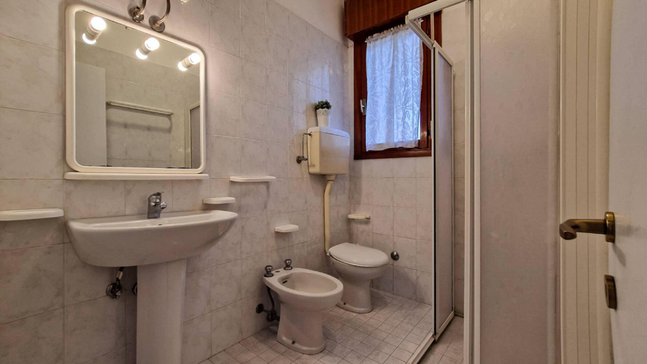 Bathroom 3, Great Three-bedroom Apartment in Residence with Pool - By Beahost Rentals, Venezia