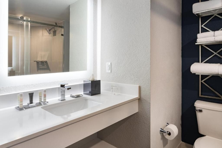 Bathroom 3, Beach Villas, Martin