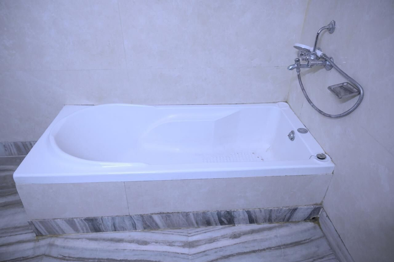 Bathroom 3, Hotel Sahil, Reasi