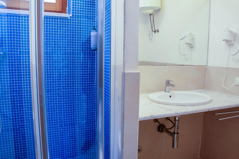 Bathroom 3, Elbamar Lacona, Livorno