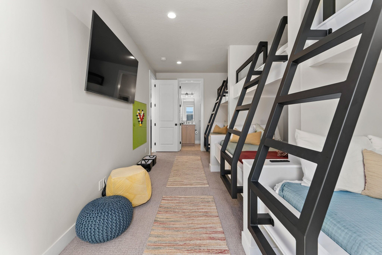 Room 2, Sensory Escape 8 Bedroom Townhouse, Washington