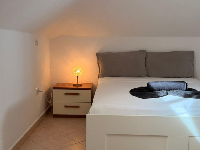 Bedroom 3, Leme Bedje Three bedroom - By Bobbywashere