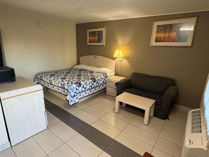 5, American Inn, Brevard