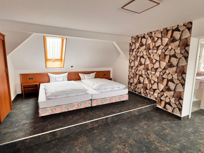 Bedroom 4, Hotel Garni Eschenbach, Hildburghausen