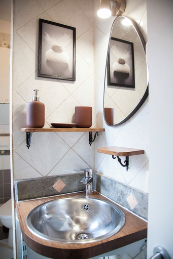 Bathroom 4, Ton Ton by Ghor, Roma