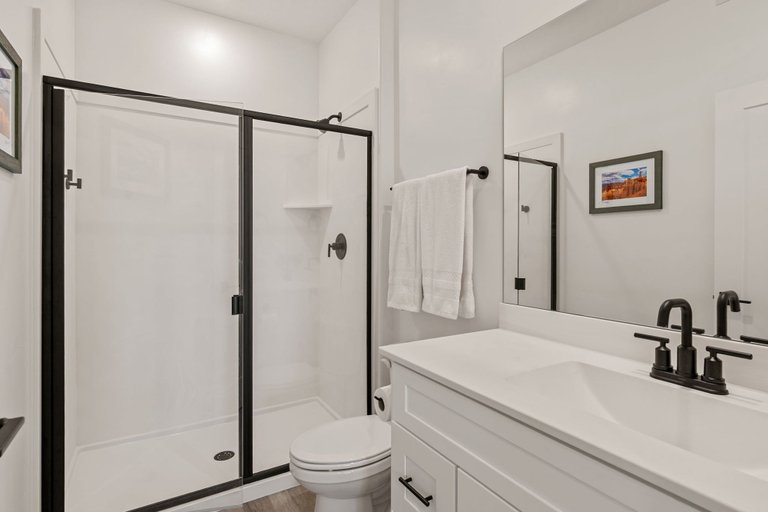 Bathroom 2, Sunseekers Escape 4 Bedroom Townhouse, Washington