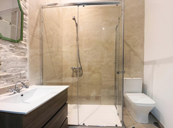 Shower 4, Cervantes Suites OnlyMalaga, Málaga