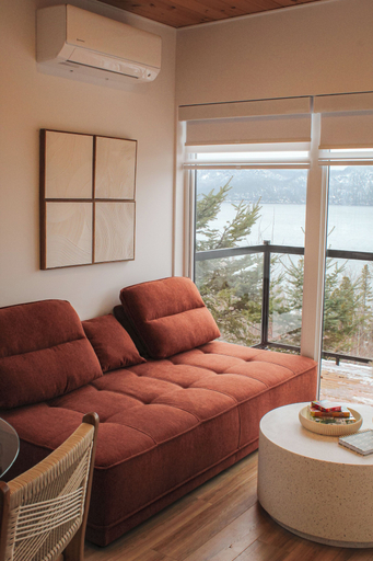 Living area 3, Refuge du Fjord, Le Fjord-du-Saguenay