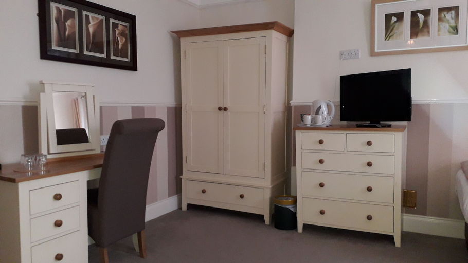 Bedroom 3, Southbank TOWN HOUSE, Torbay