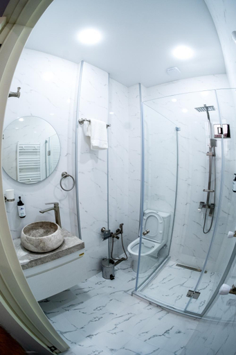 Shower 4, Hotel Urban Bliss, Tbilisi