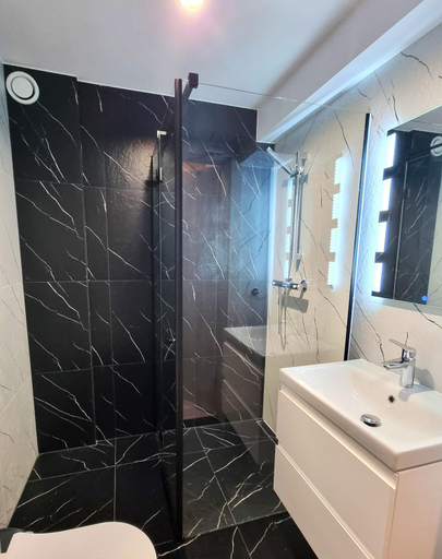 Bathroom 4, Srebrna Wydma, Sławno