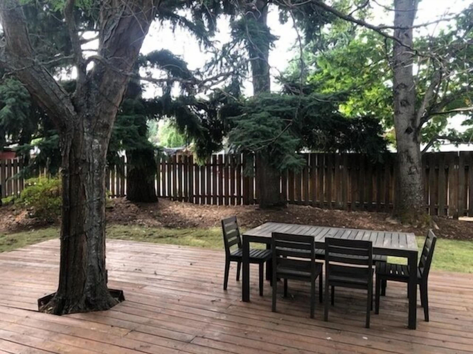 Property grounds 2, Retro West 3 Bedroom Home by RedAwning, Hood River
