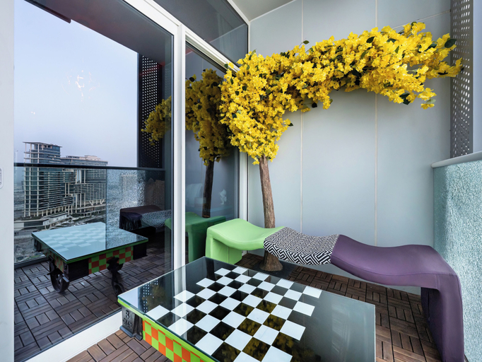 Spa, Manzil - Stylish 1BR with Canal View, Dubai